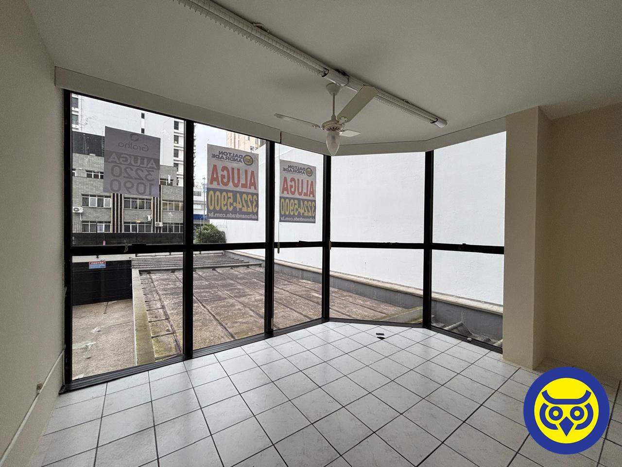 Salas/Conjuntos para aluguel no Centro: 