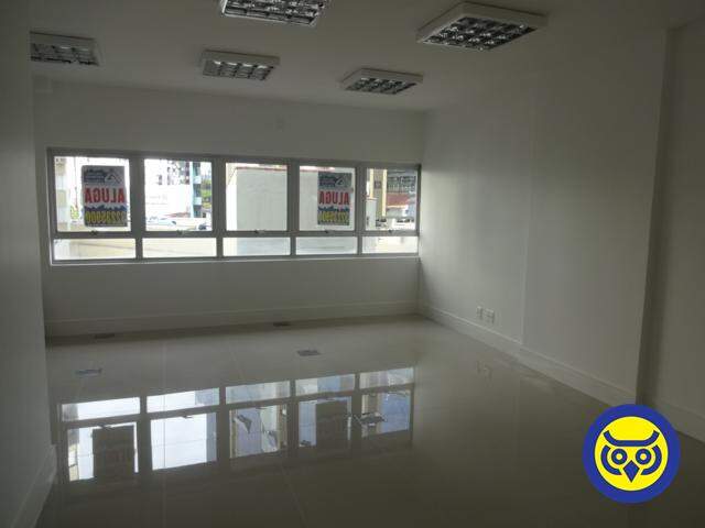 Salas/Conjuntos para aluguel no Centro: 