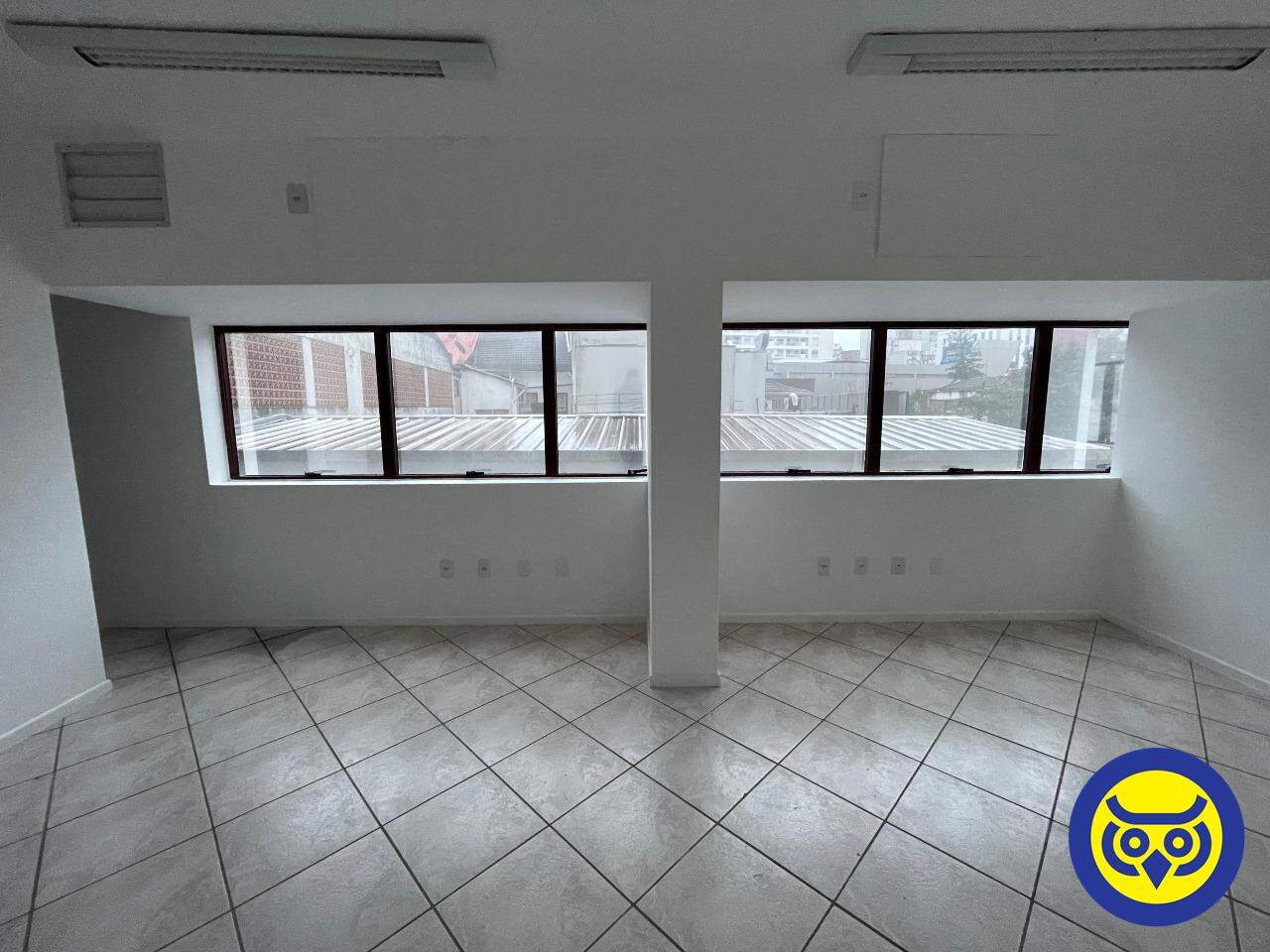 Sala para aluguel no Centro: