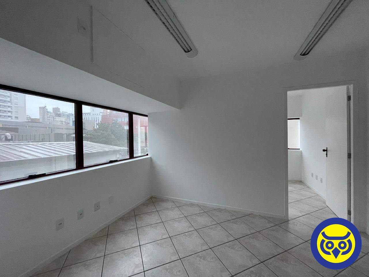 Sala para aluguel no Centro: 