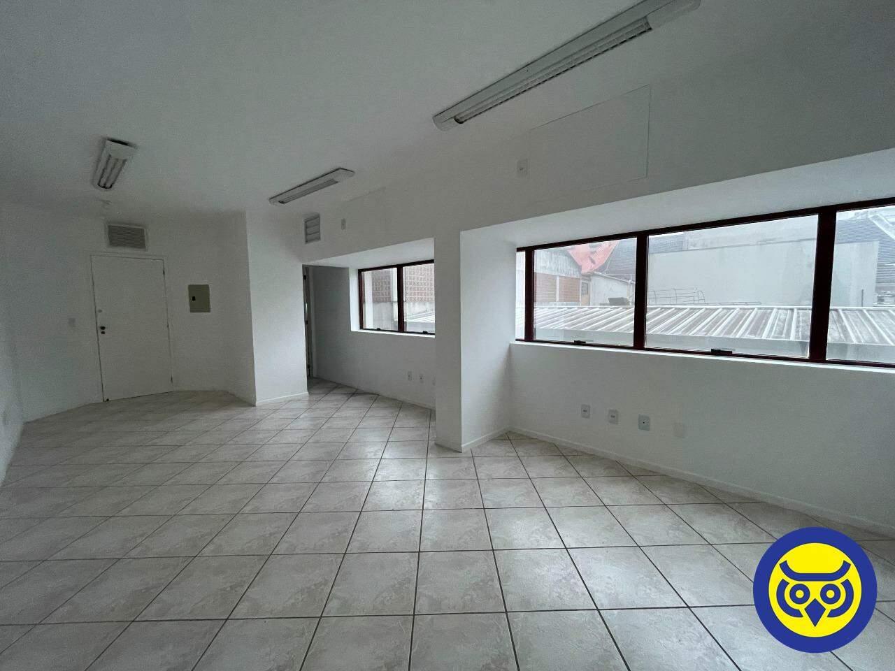 Sala para aluguel no Centro:
