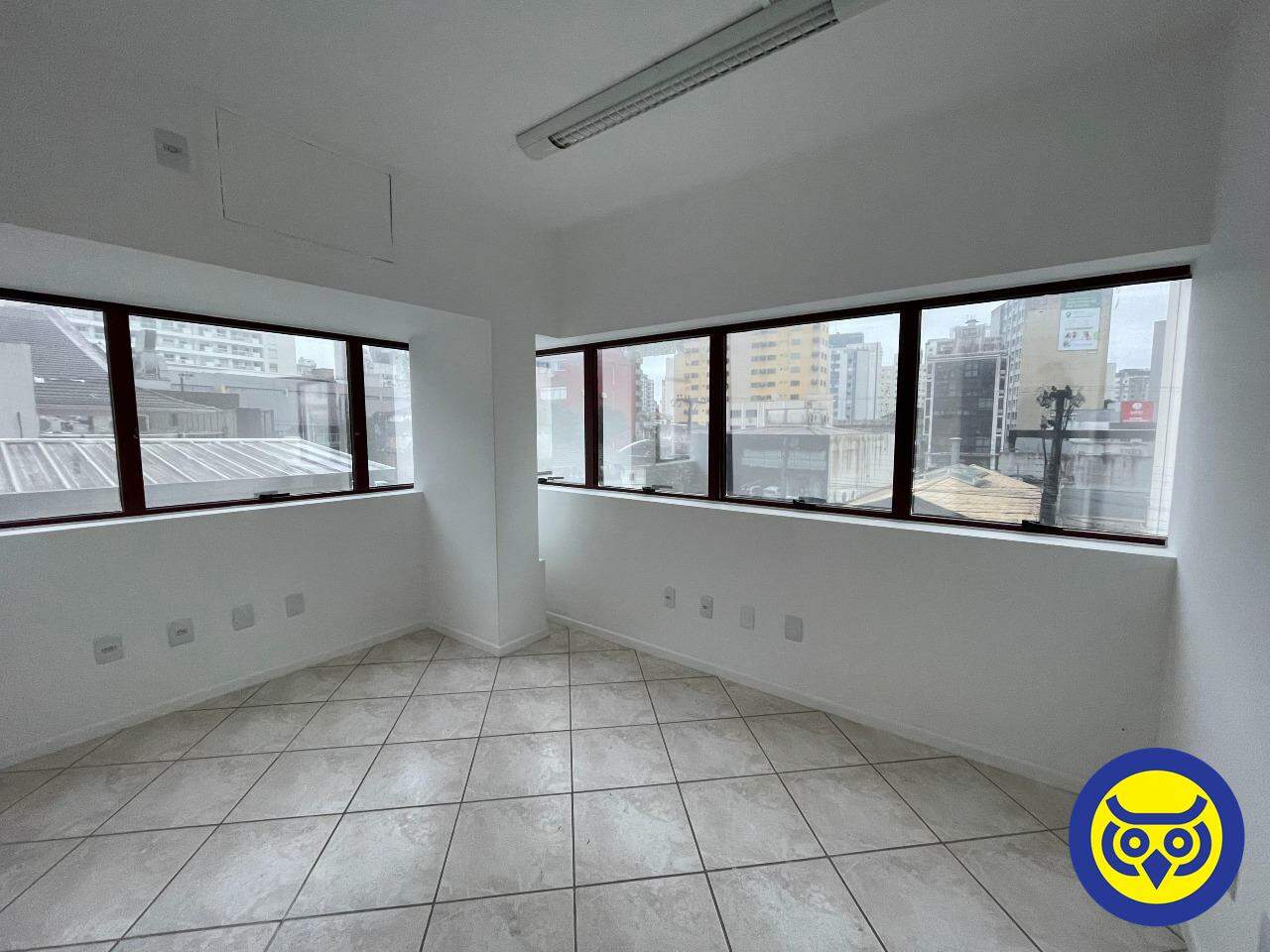 Sala para aluguel no Centro: