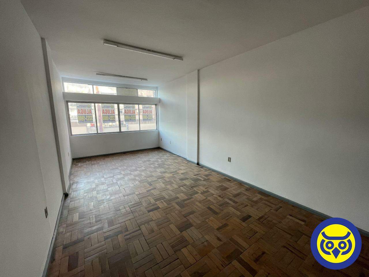 Salas/Conjuntos para aluguel no Centro: 