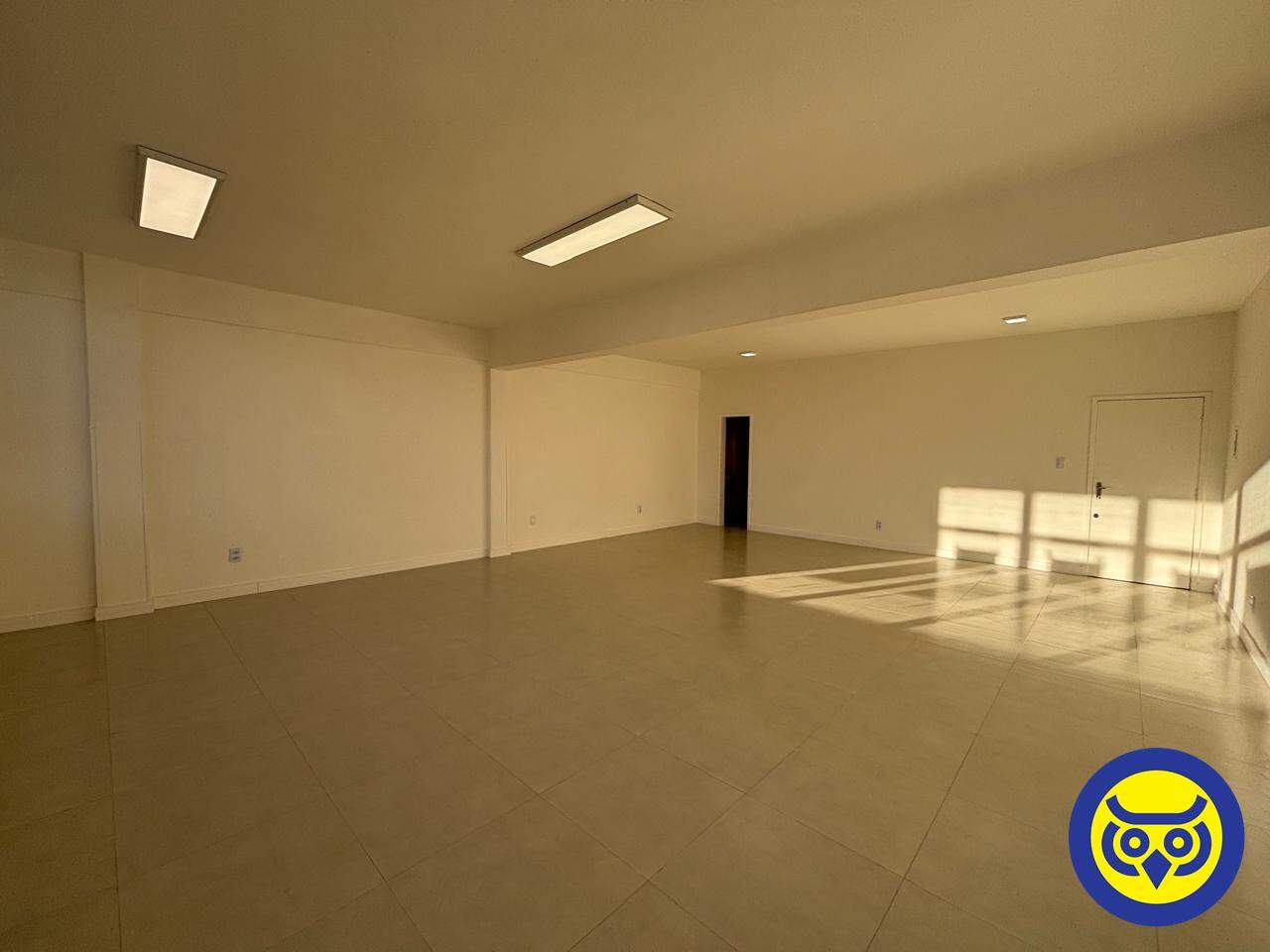 Sala para aluguel no Centro: 