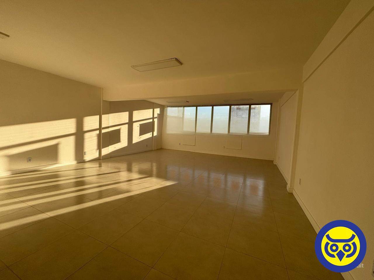 Sala para aluguel no Centro: