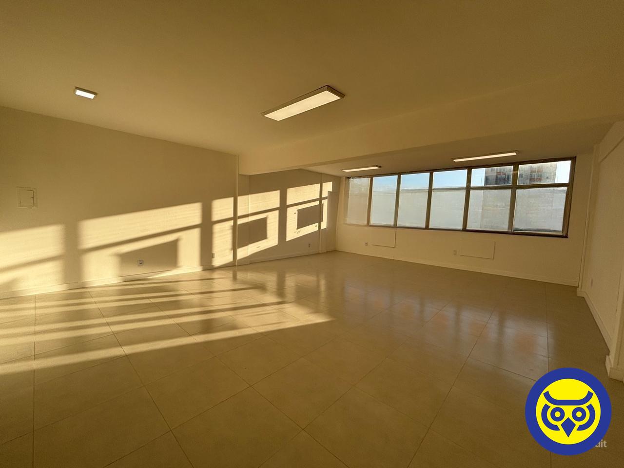 Sala para aluguel no Centro: 