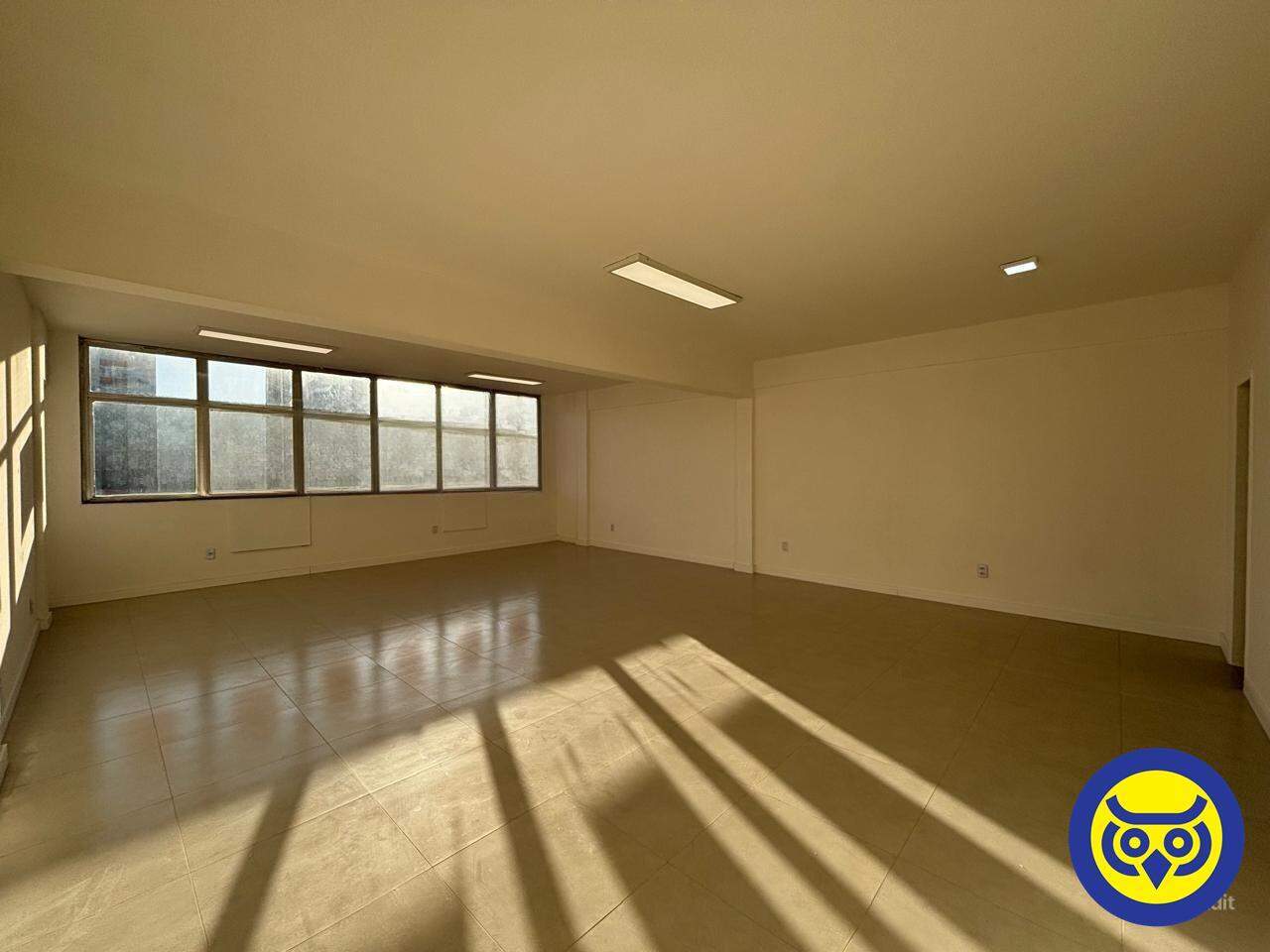Sala para aluguel no Centro: