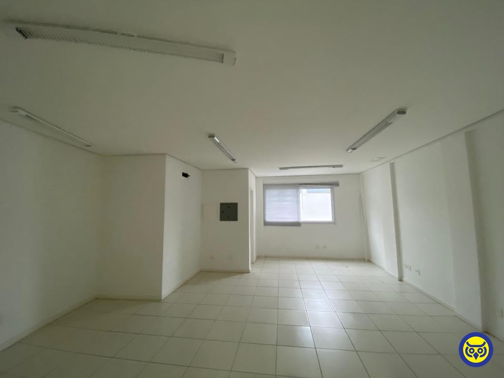 Salas/Conjuntos para aluguel no Córrego Grande: 