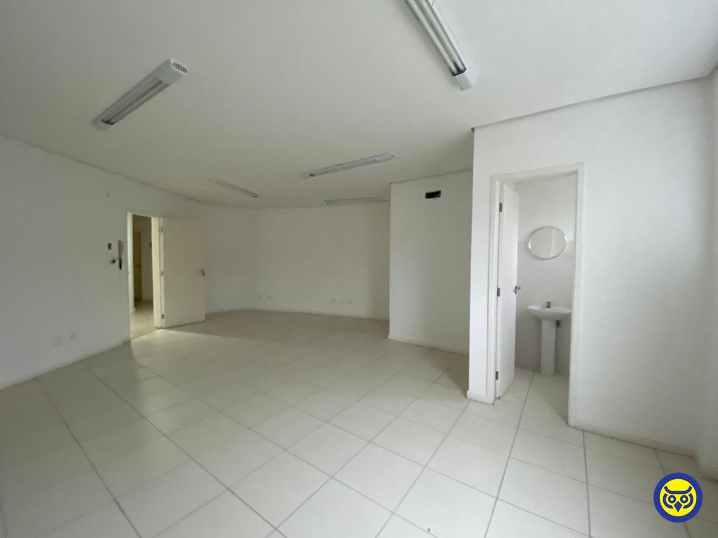 Salas/Conjuntos para aluguel no Córrego Grande: 