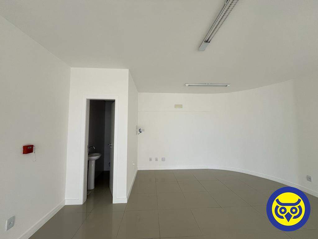 Loja para aluguel no Barreiros: 