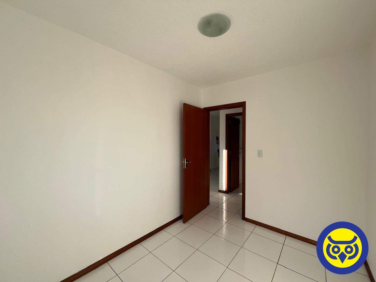 Apartamento para aluguel no Fundos: 