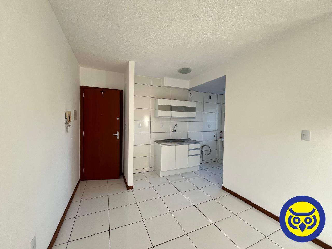 Apartamento para aluguel no Fundos: 