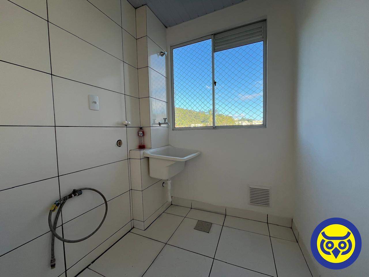 Apartamento para aluguel no Fundos: 