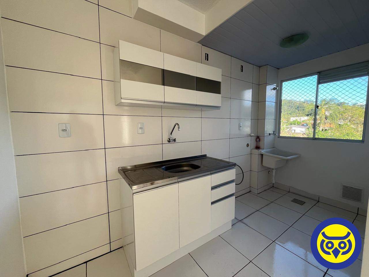 Apartamento para aluguel no Fundos: 