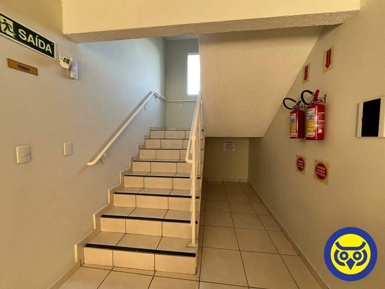 Apartamento para aluguel no Fundos: 