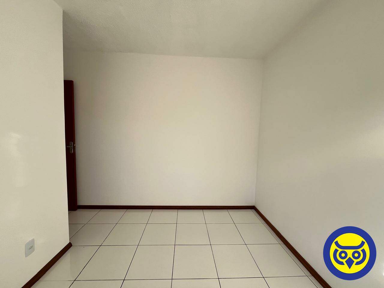 Apartamento para aluguel no Fundos: 