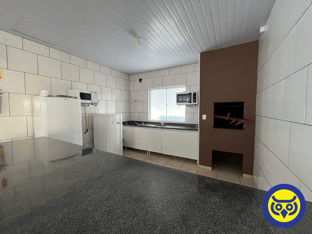 Apartamento para aluguel no Fundos: 