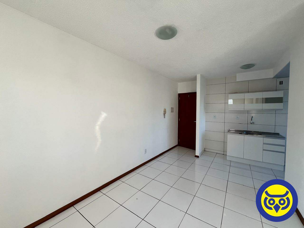 Apartamento para aluguel no Fundos: 