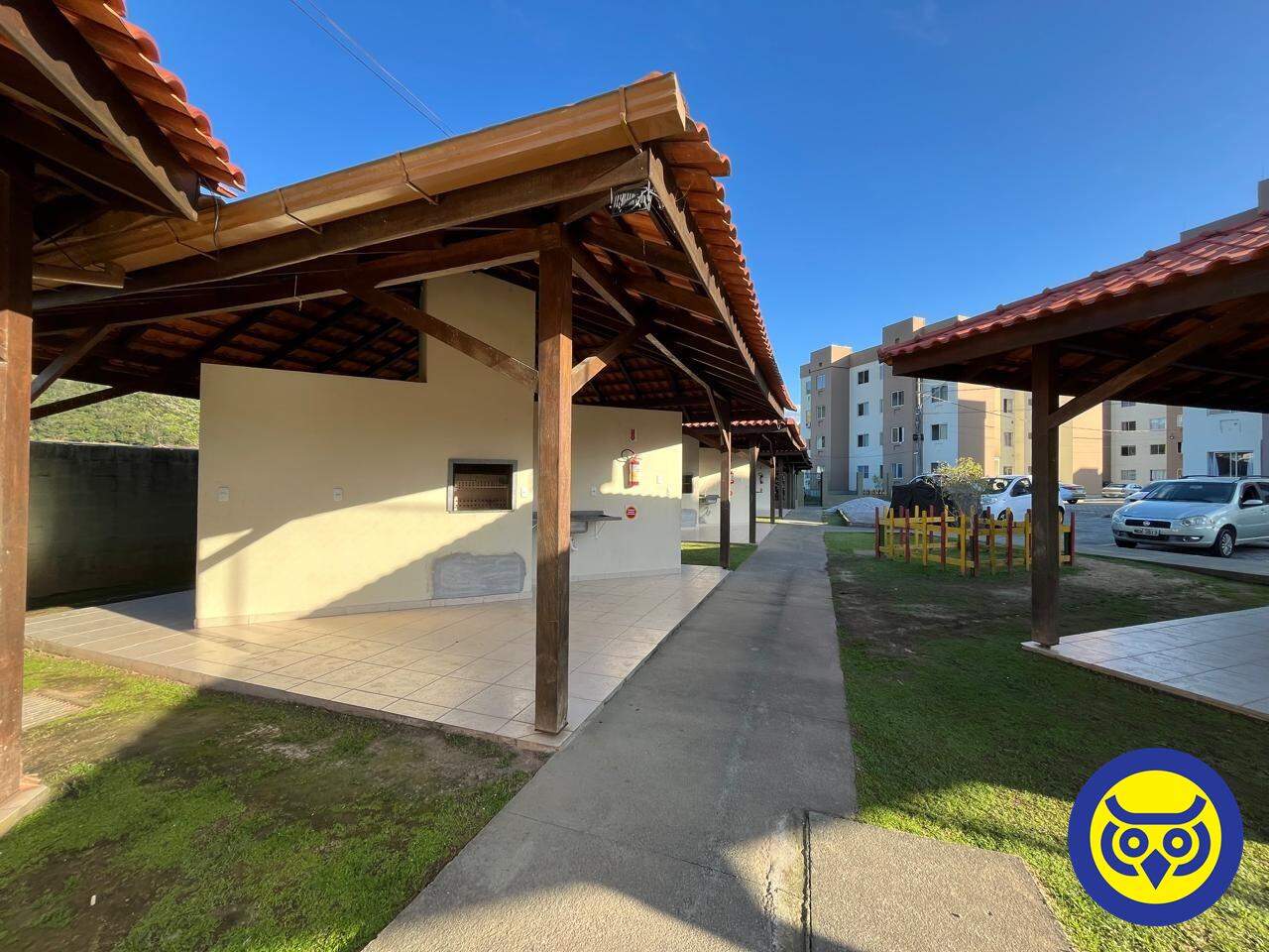Apartamento para aluguel no Fundos: 