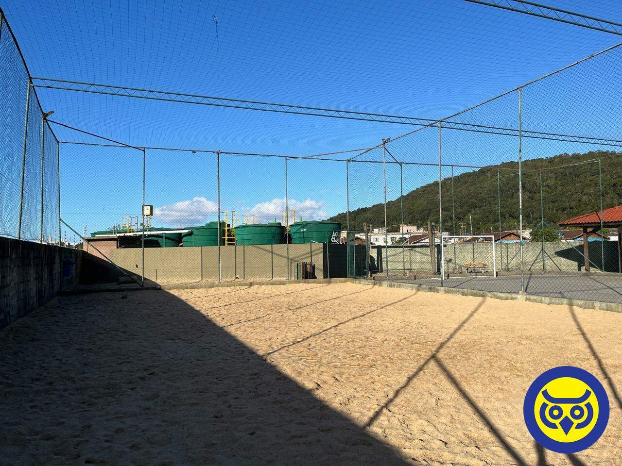 Apartamento para aluguel no Fundos: 
