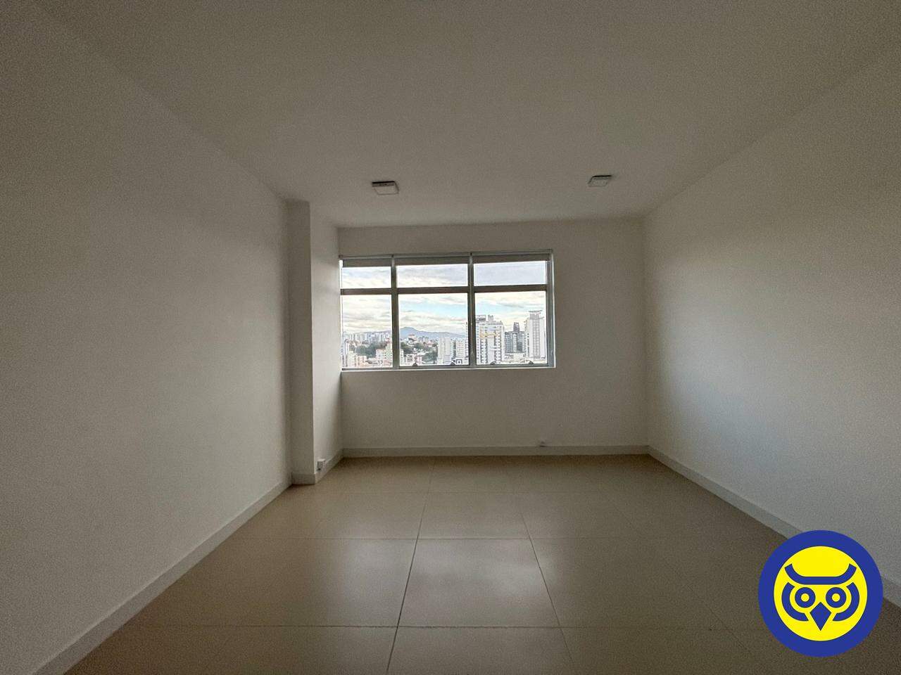 Salas/Conjuntos para aluguel no Canto: 