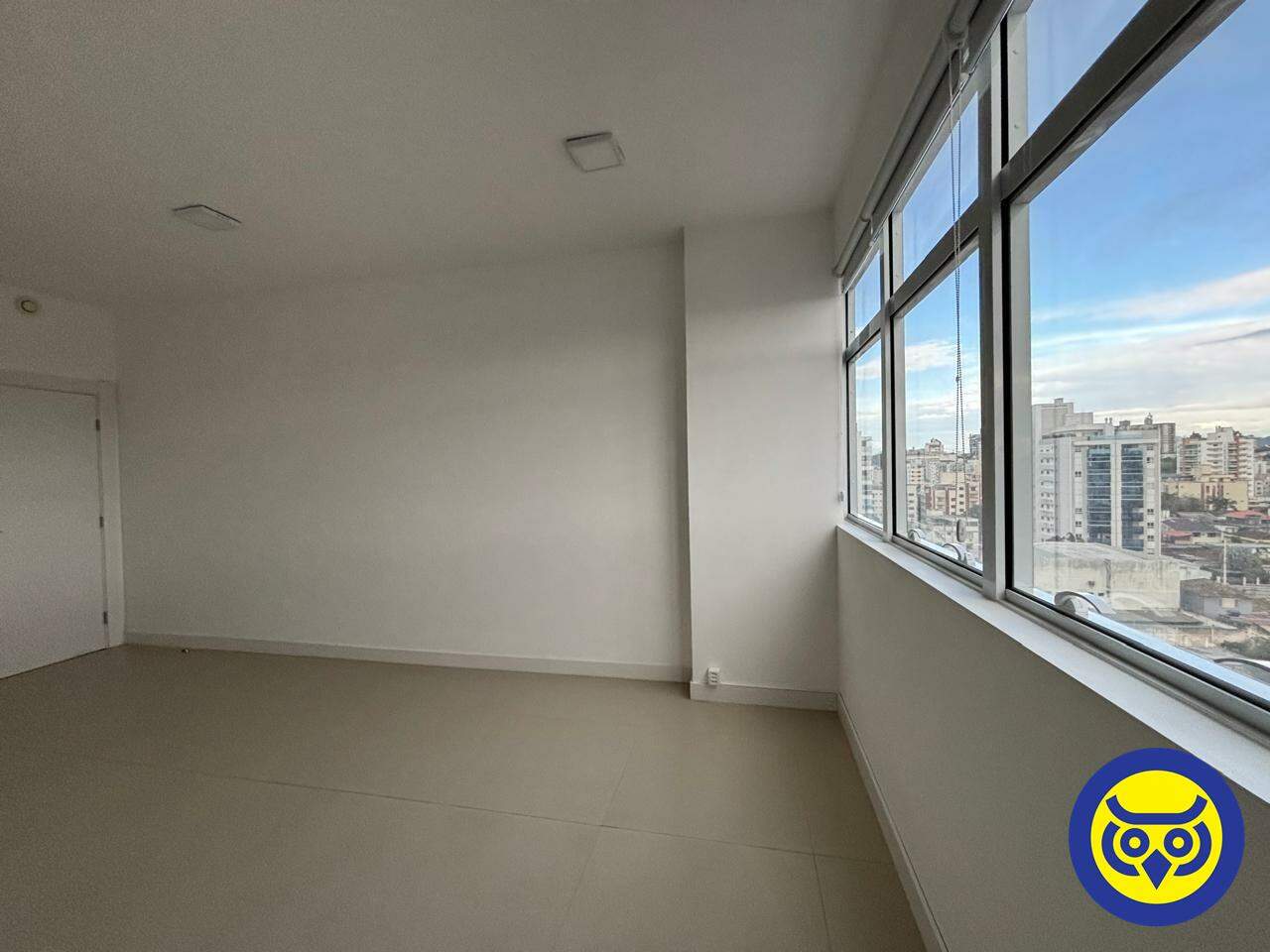 Salas/Conjuntos para aluguel no Canto: 