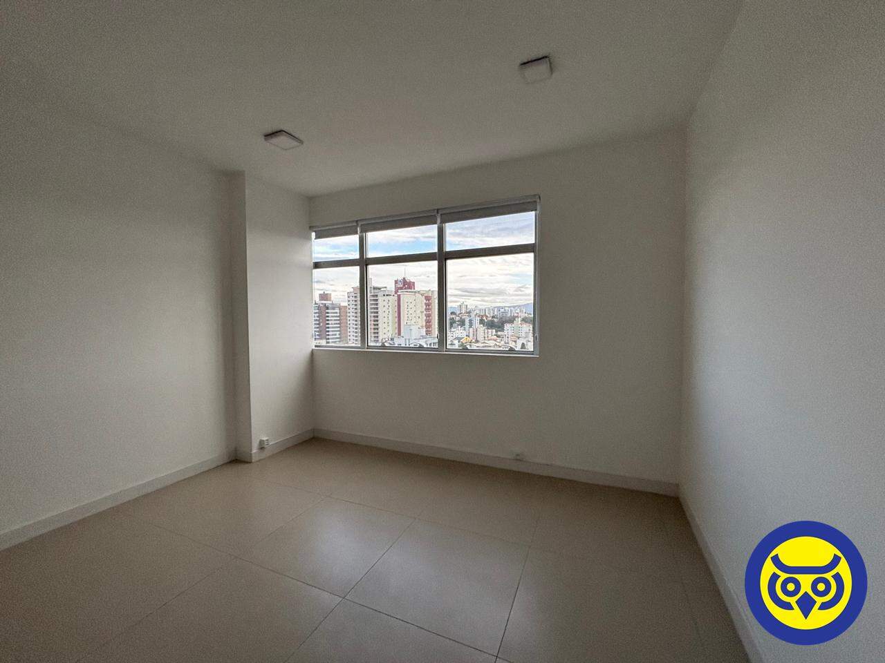 Salas/Conjuntos para aluguel no Canto: 