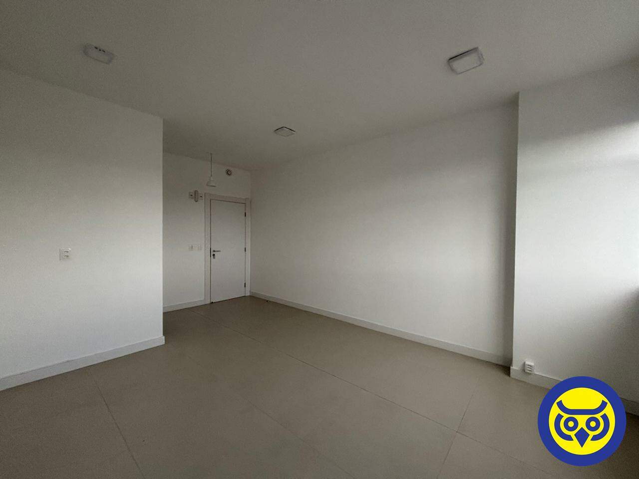 Salas/Conjuntos para aluguel no Canto: 