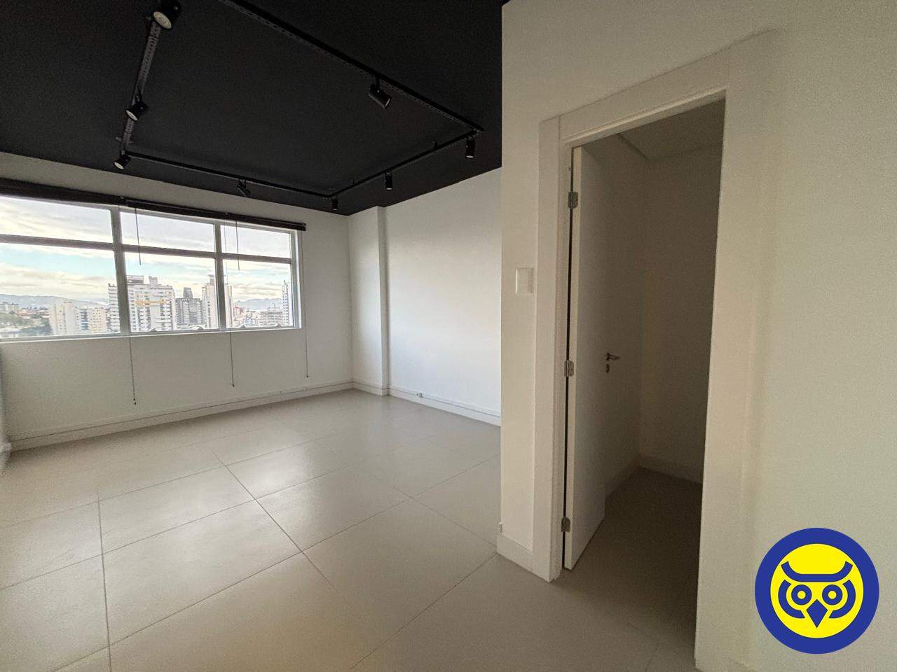 Salas/Conjuntos para aluguel no Canto: 