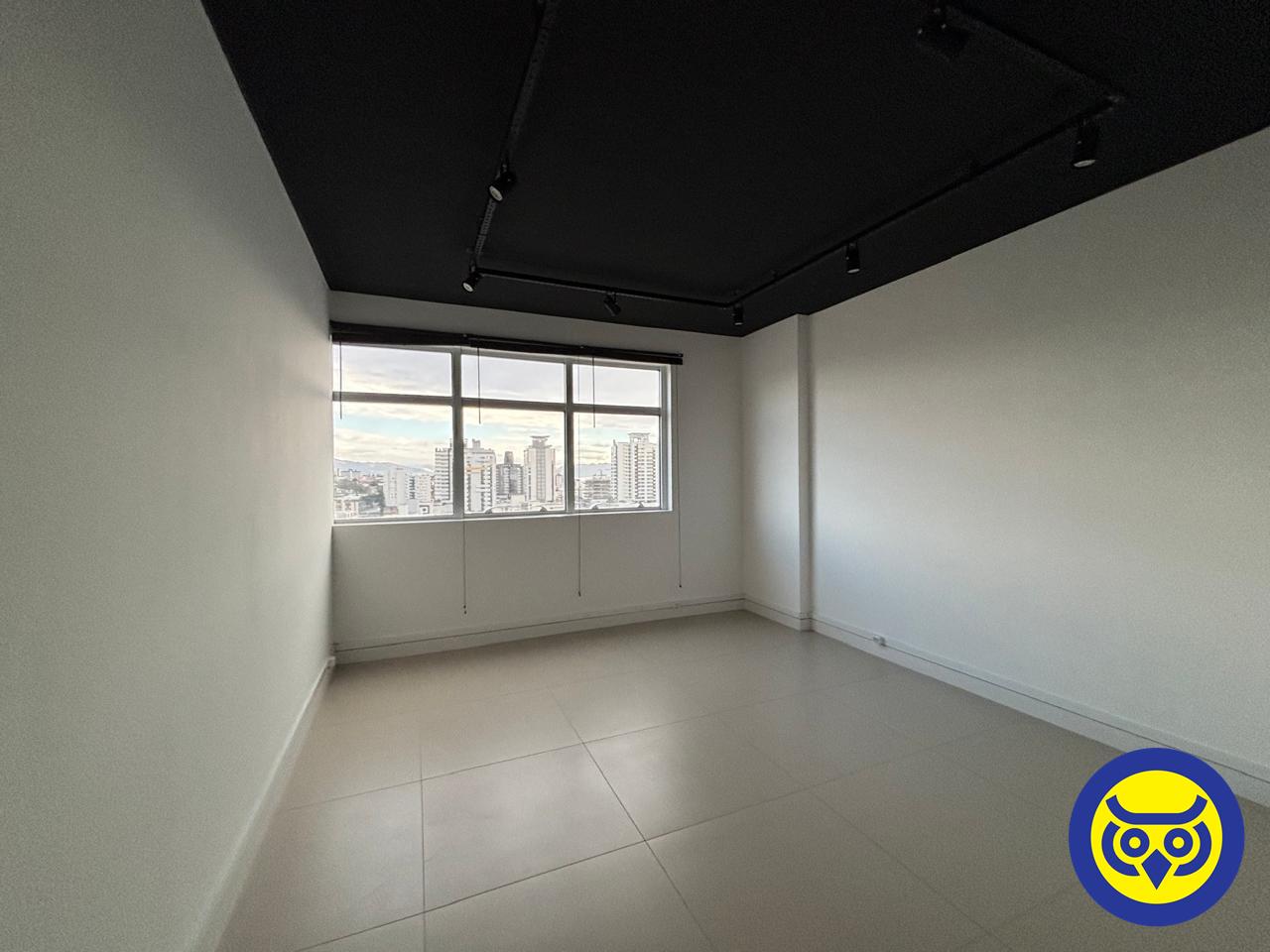 Salas/Conjuntos para aluguel no Canto: 