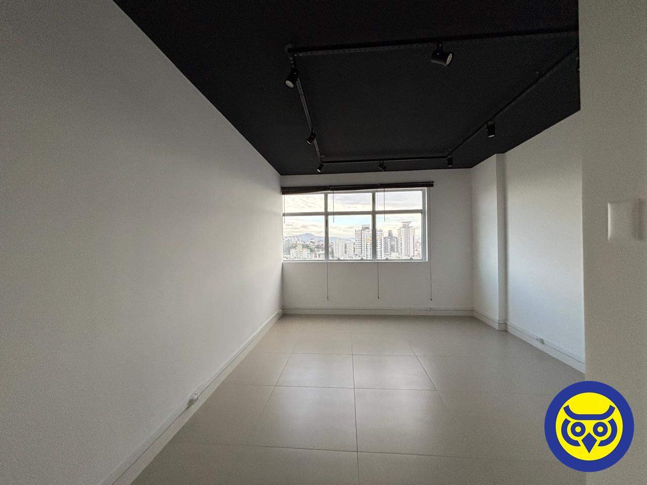 Salas/Conjuntos para aluguel no Canto: 