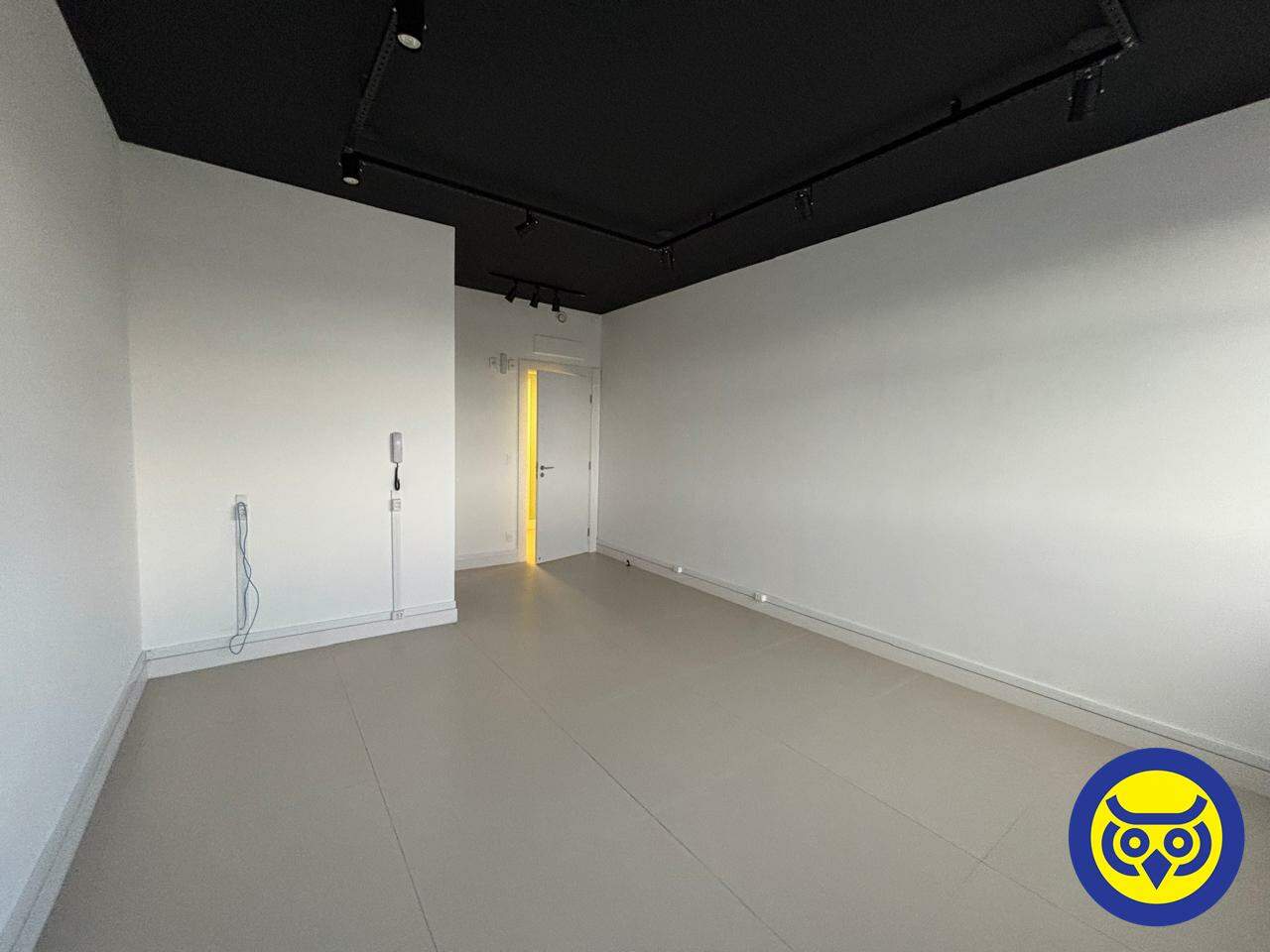 Salas/Conjuntos para aluguel no Canto: 