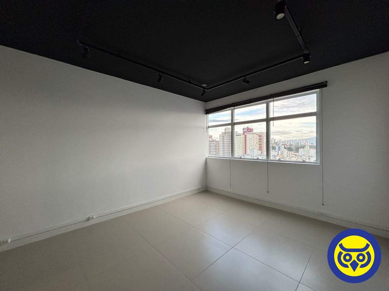 Salas/Conjuntos para aluguel no Canto: 