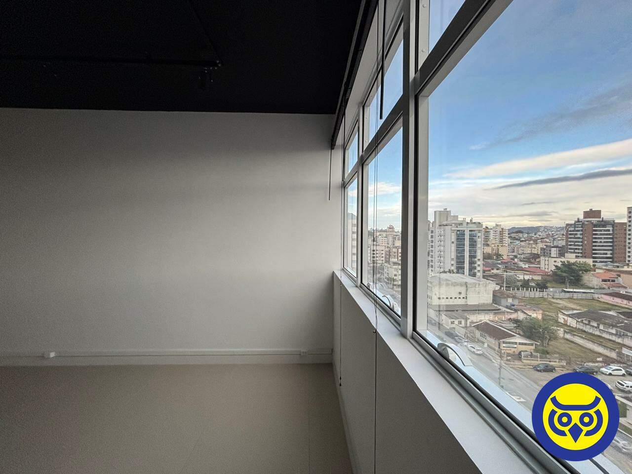 Salas/Conjuntos para aluguel no Canto: 