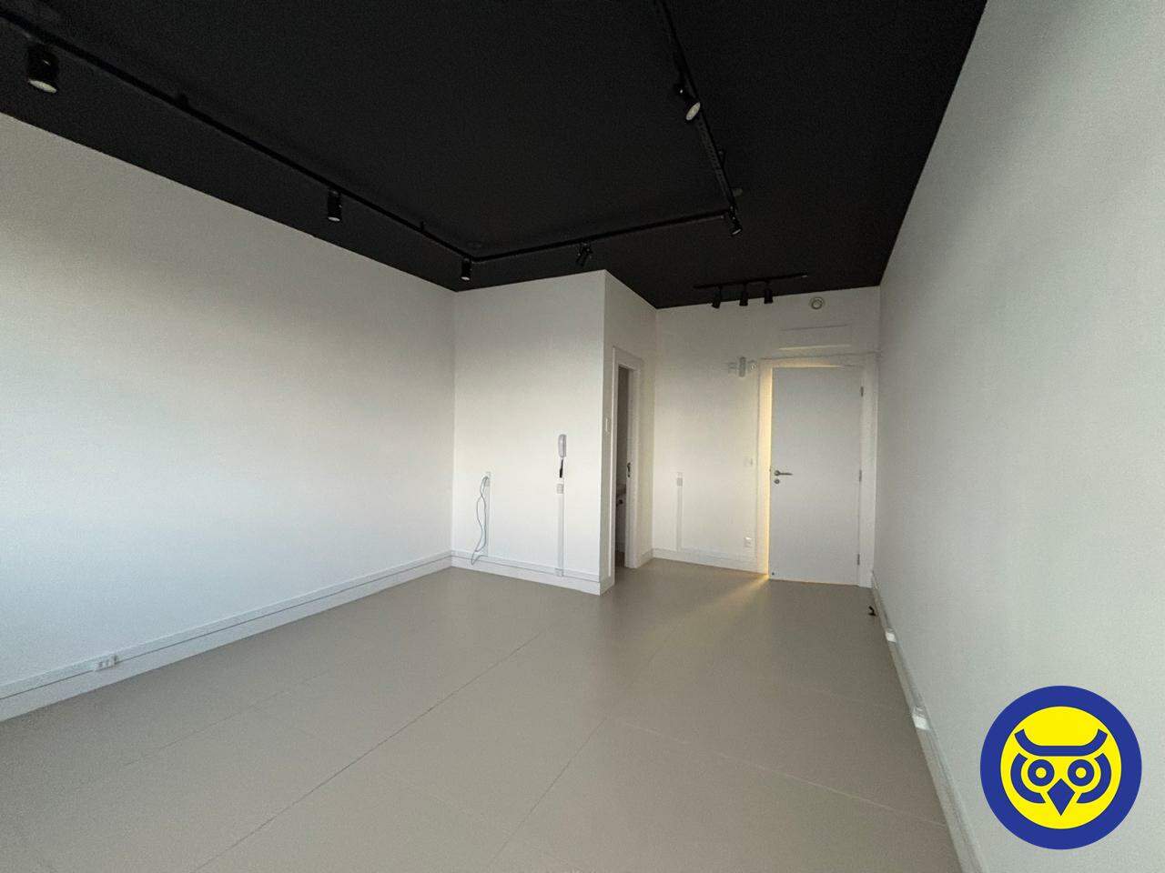 Salas/Conjuntos para aluguel no Canto: 