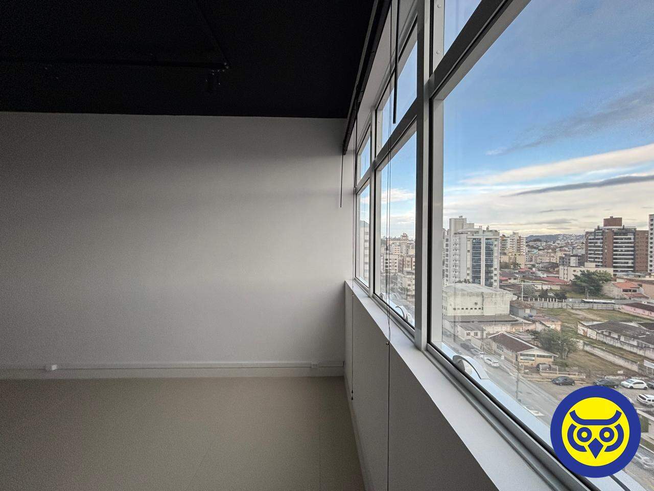 Salas/Conjuntos para aluguel no Canto: 