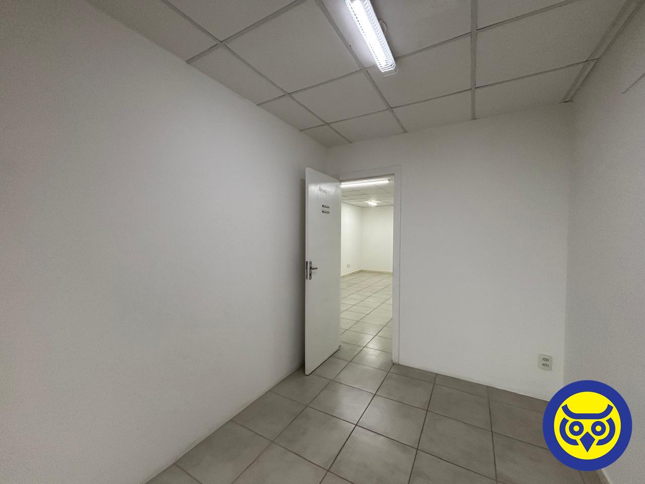 Sala para aluguel no Centro: 