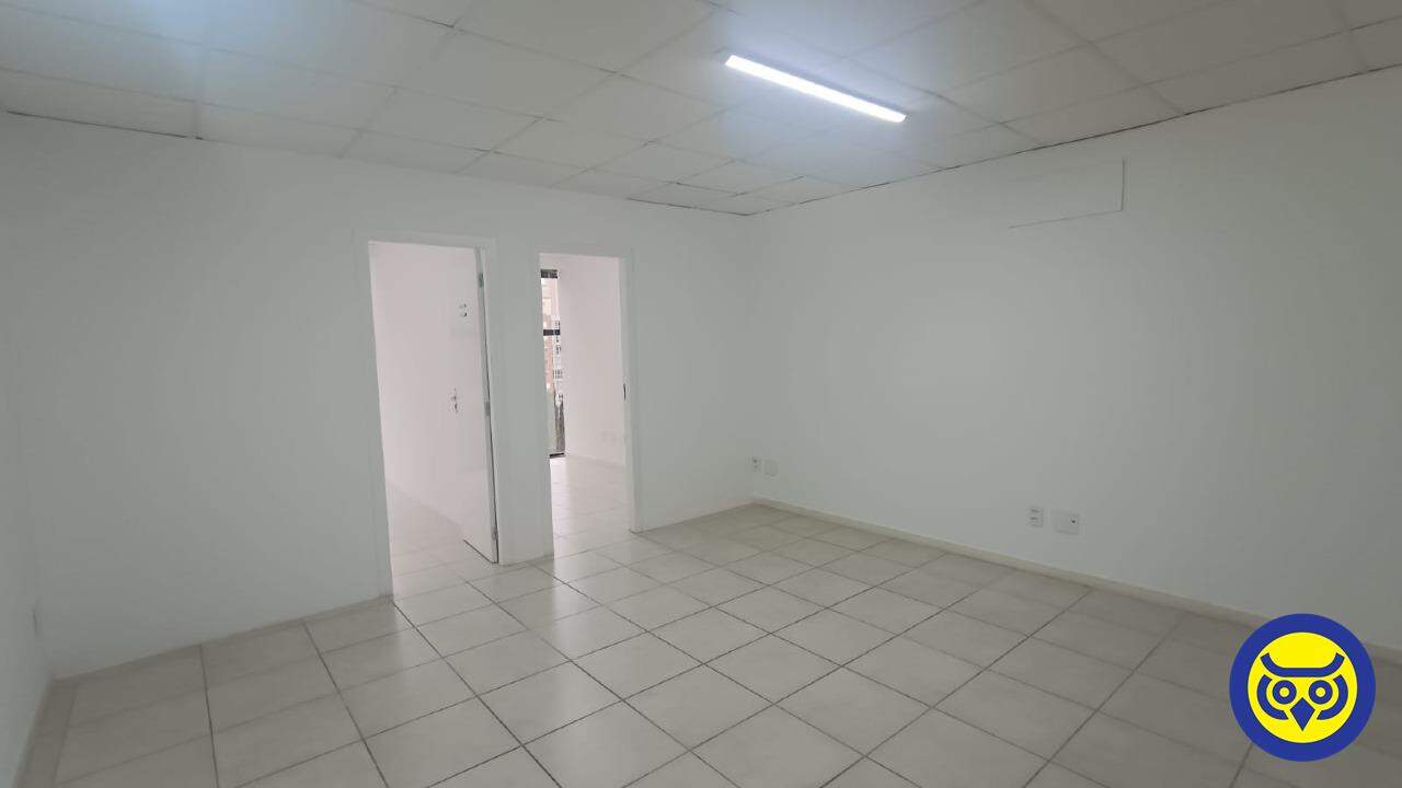 Sala para aluguel no Centro: 