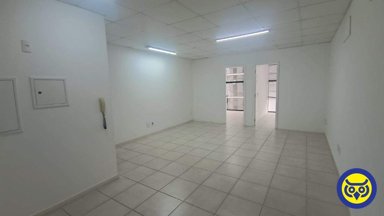 Sala para aluguel no Centro: 