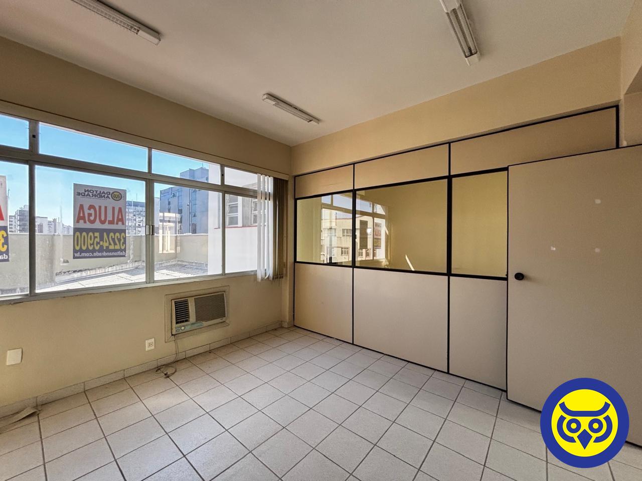 Sala para aluguel no Centro: 