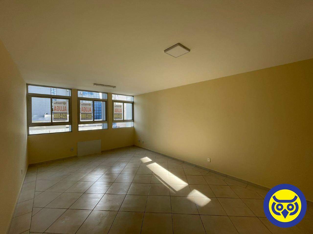 Sala para aluguel no Centro: 