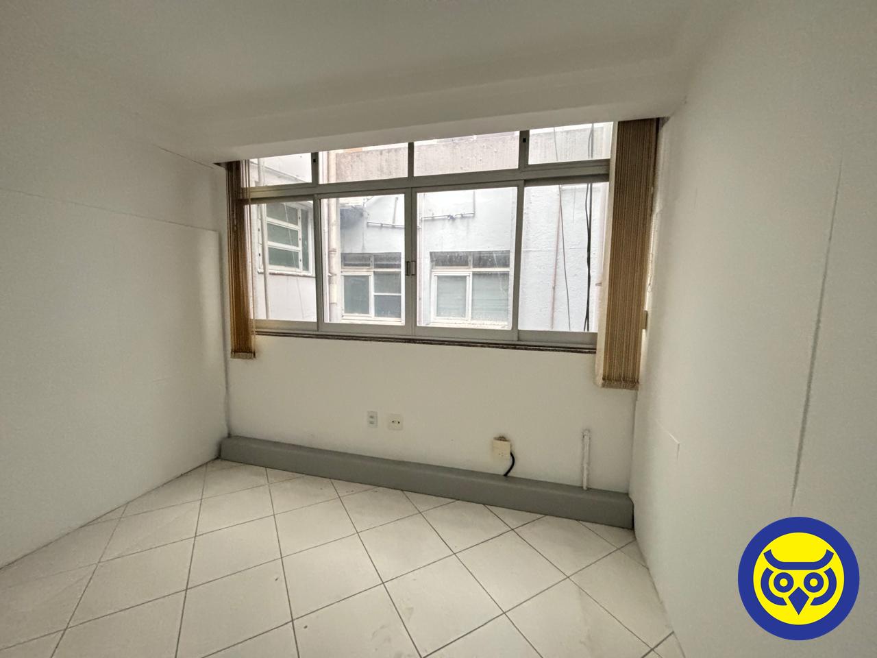 Sala para aluguel no Centro: 