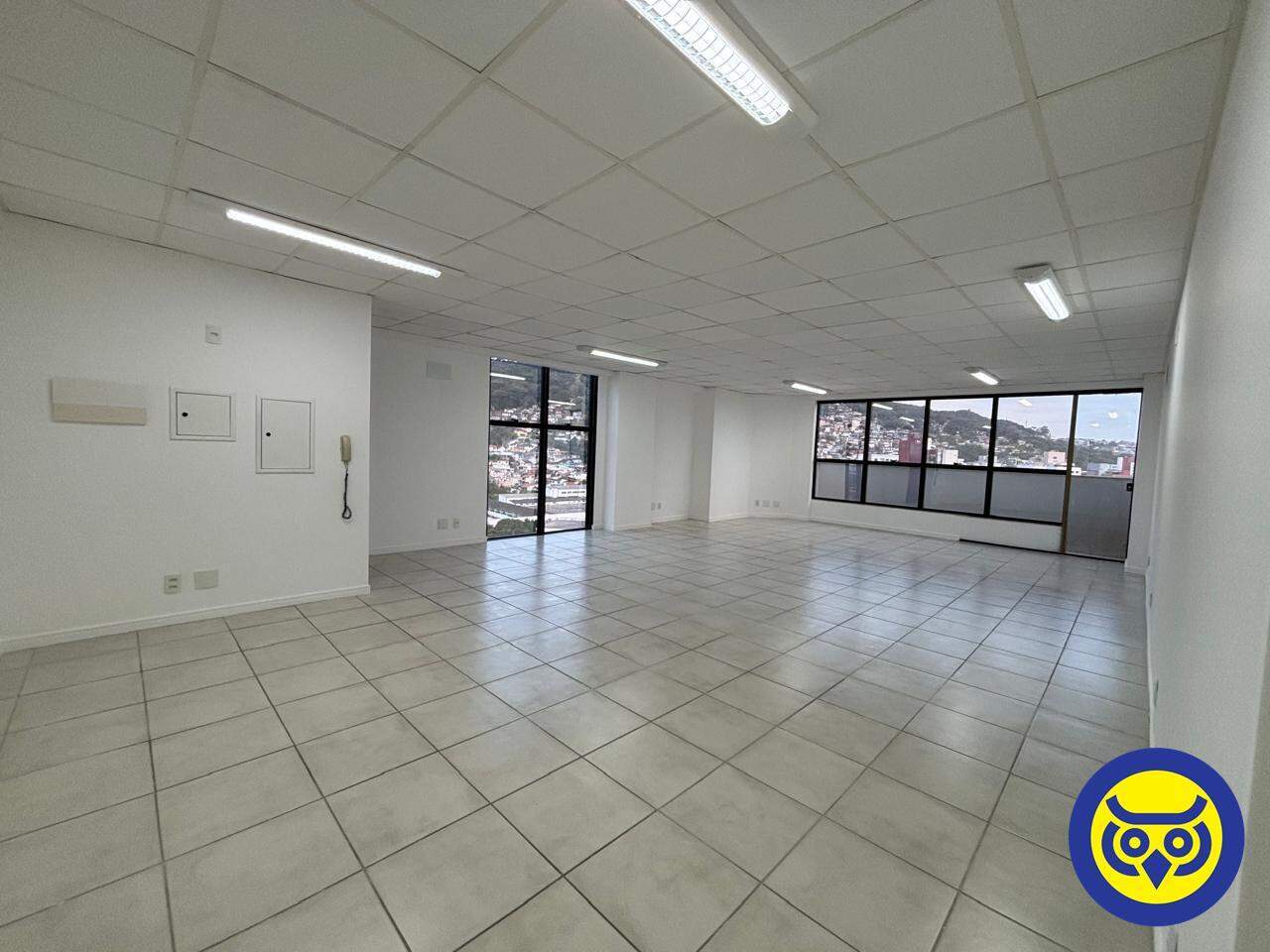 Sala para aluguel no Centro: