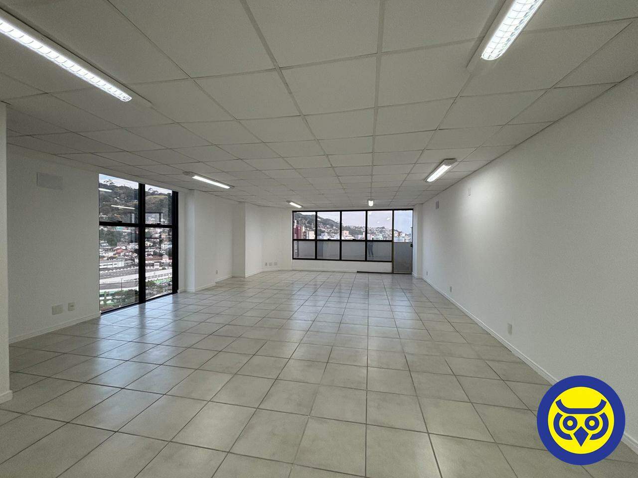 Sala para aluguel no Centro: