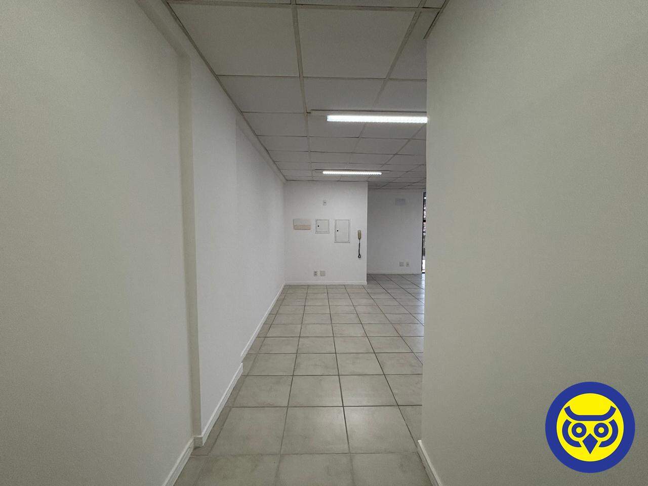 Sala para aluguel no Centro: 