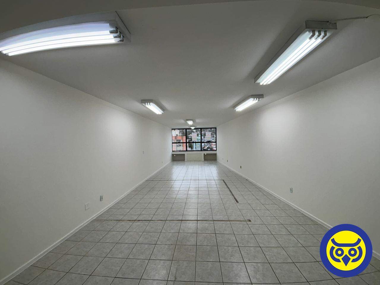 Sala para aluguel no Centro: 