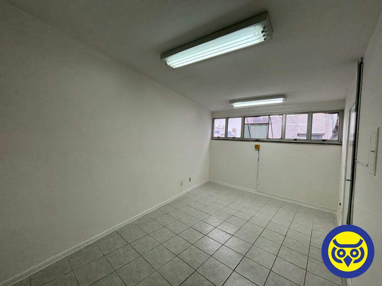 Sala para aluguel no Centro: 