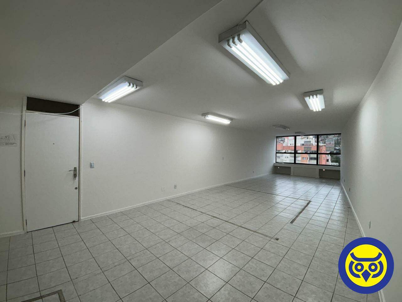 Sala para aluguel no Centro: 