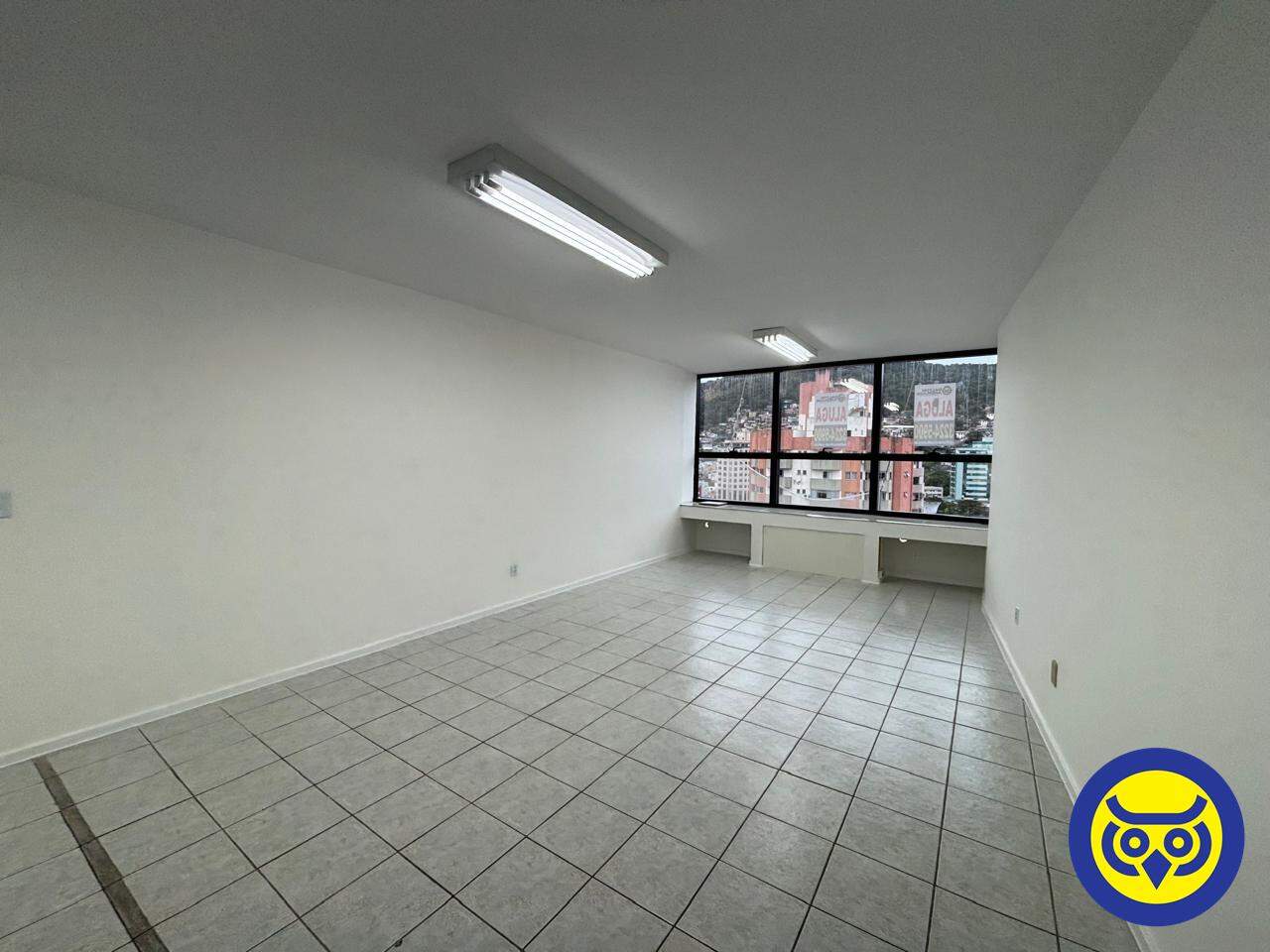 Sala para aluguel no Centro: 