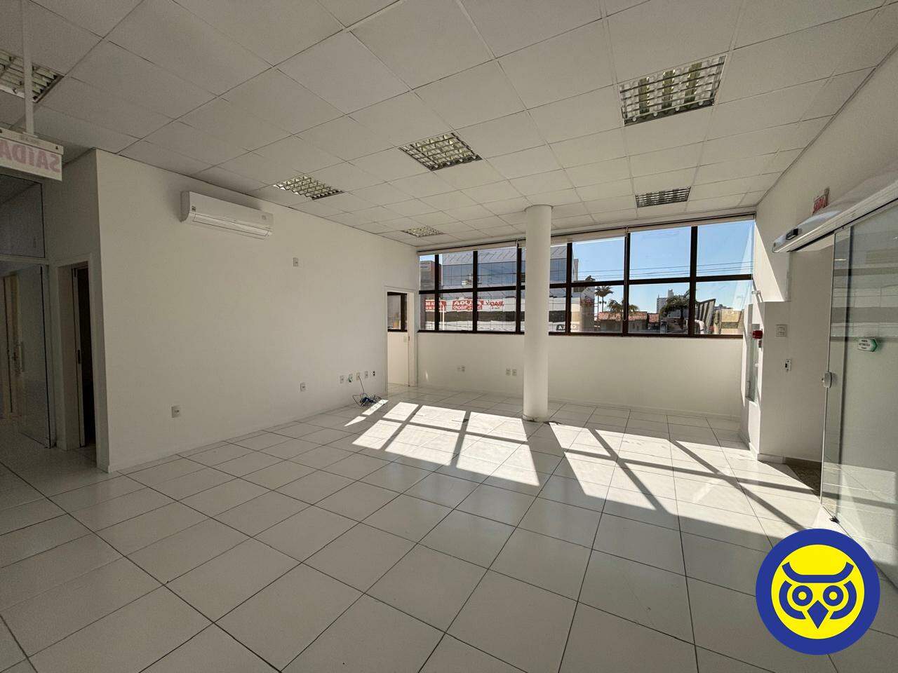 Sala para aluguel no Centro: